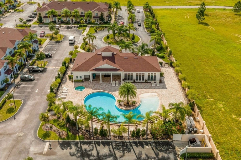 Others 3, 4BR Townhouse at Lucaya With Resort Pool, Osceola