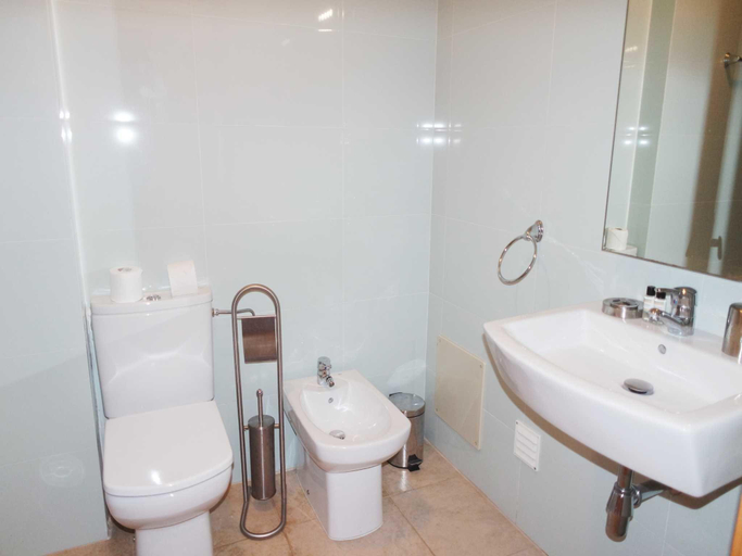 Others 4, B26 - Palmeiras Top-Floor Apartment, Lagos