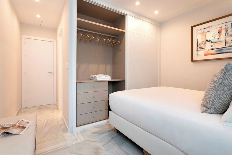 Others 3, Genteel Home Constitucion I, Sevilla