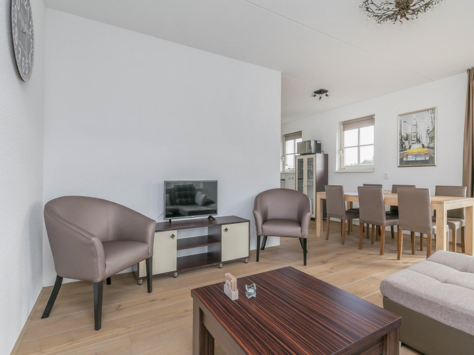 Others 4, Villa Near Forest Trails, Hoogeveen