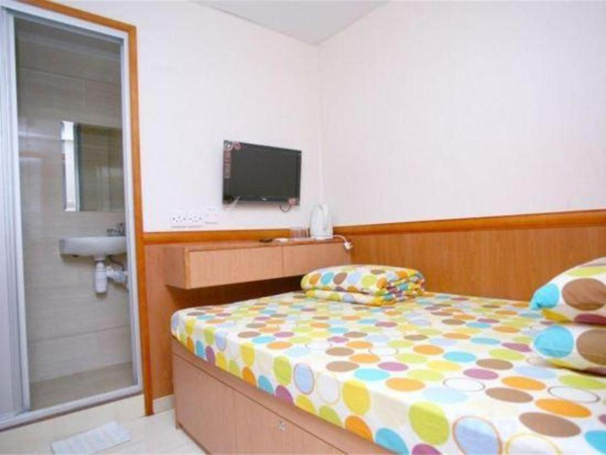 Bedroom 4, Good Lucky Hotel, Kowloon