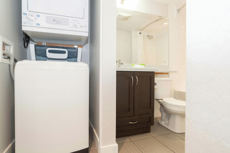Bathroom 4, Sandman Hotel & Suites Abbotsford, Fraser Valley