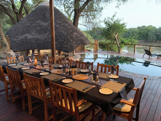 Others 4, Saleda Lodge