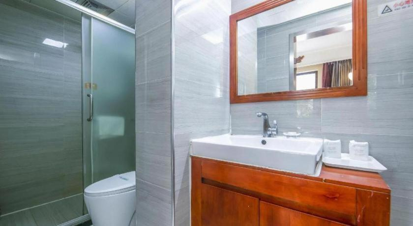 Bathroom 3, Hujialou Hot Spring Hotel, Beijing