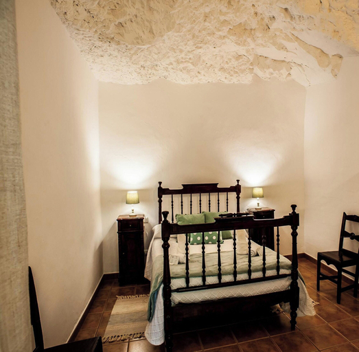 Others 4, Cave Retreat for 3 Guests, Las Palmas