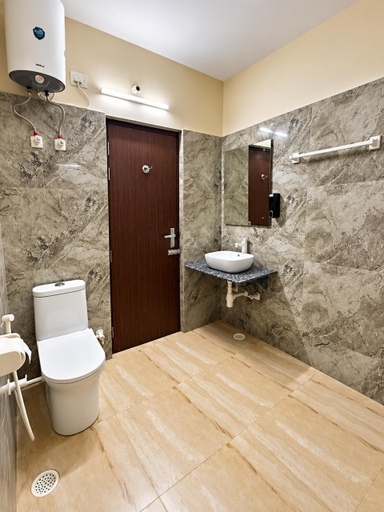 Bathroom 4, Sheela Homestay, Agra