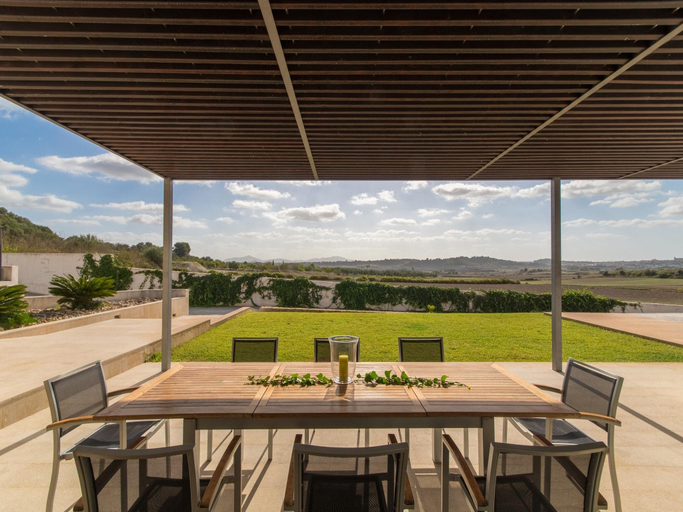 Others 3, Dalt Son Morro Villa with Hot Tub, Baleares