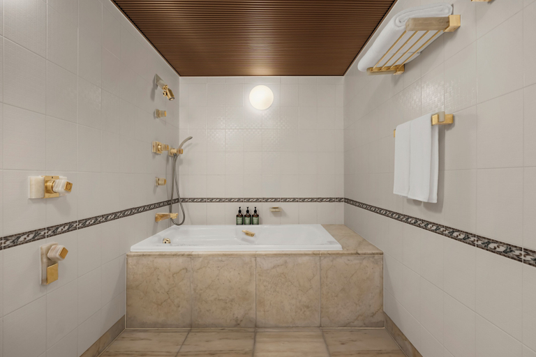 Bathroom 4, Crowne Plaza - ANA Hamamatsu by IHG, Hamamatsu