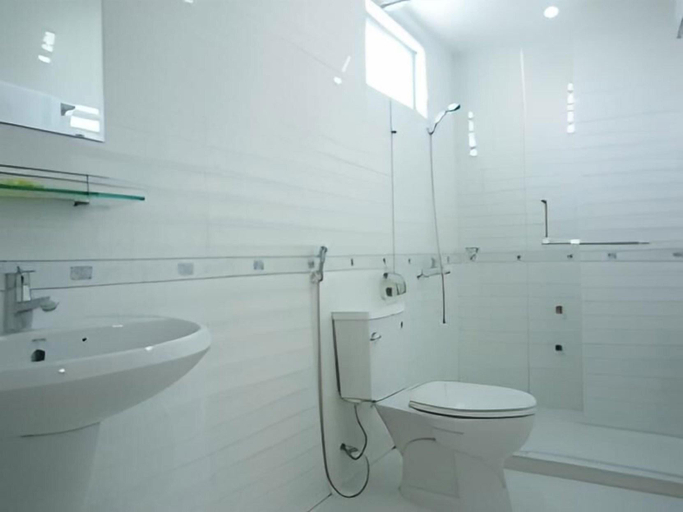 Bathroom, Le Dai Phat Hotel Q6 - by Bay Luxury, Ho Chi Minh City