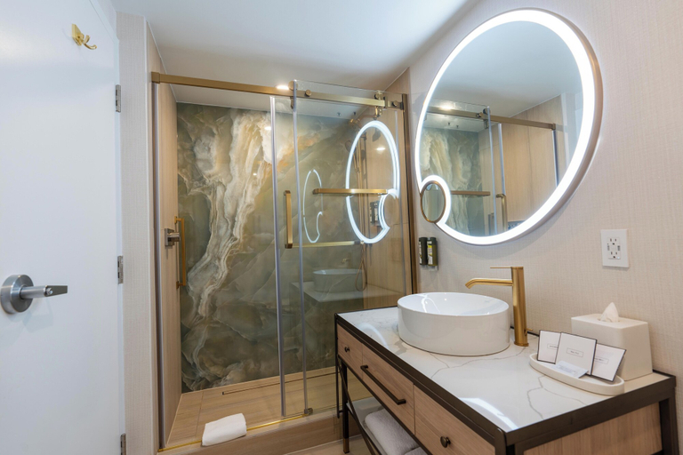 Bathroom 5, Hockley Valley Resort , Dufferin