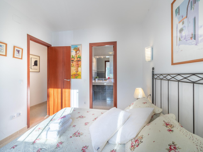 Bedroom 2, Villa in Empuriabrava With Private Pool, Girona