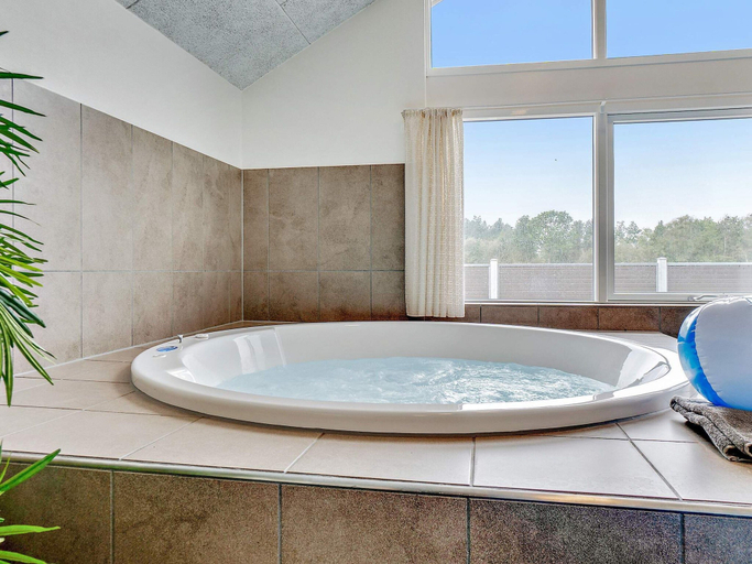 Bathroom 3, 5 Star Holiday Home in Norre Nebel, Varde