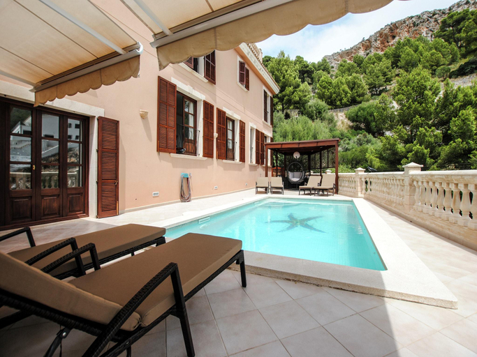 Others 3, Villa in Canyamel with Bay Views and Pool, Baleares