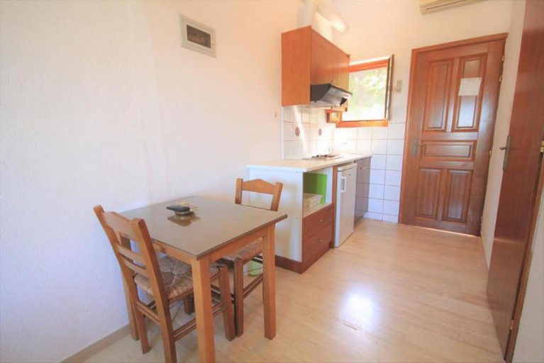 Others 4, Hotel Delphi, Thessaly