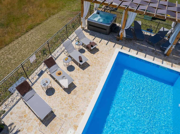 Others 4, Stylish Villa in Lovrec With Sauna for 10, Lovreć