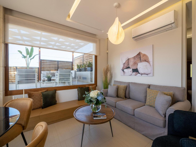 Others 5, Villa in Crete with Pool & Sea Views, Crete