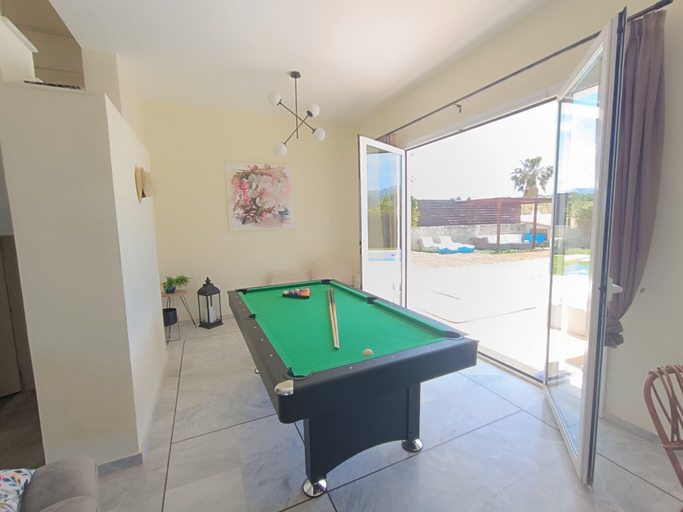 Others 4, Beautiful 5bedroom villa big pool, close to beach!, Crete