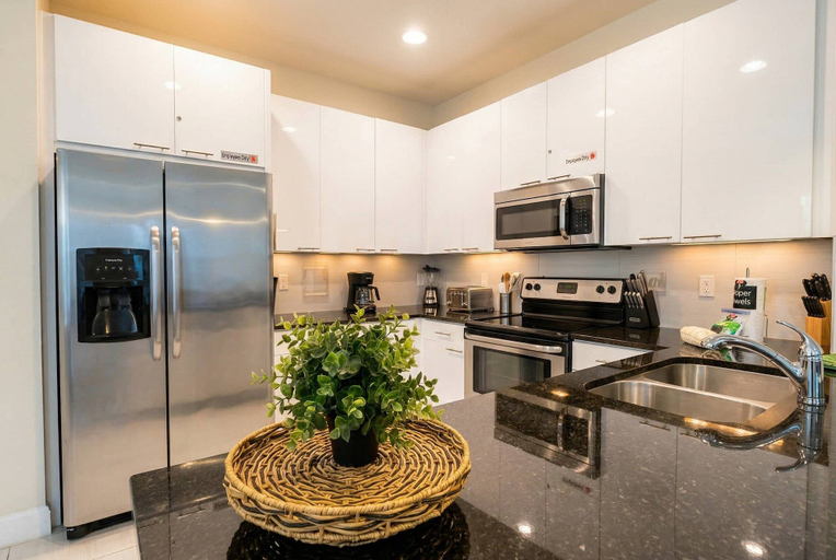 Others 2, Lermont Townhome w/ Private Pool - Near Disney, Lake