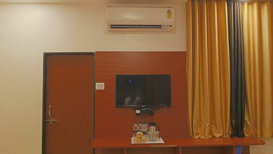 Others, Hotel Dwarka Bhavan, Ahmadnagar