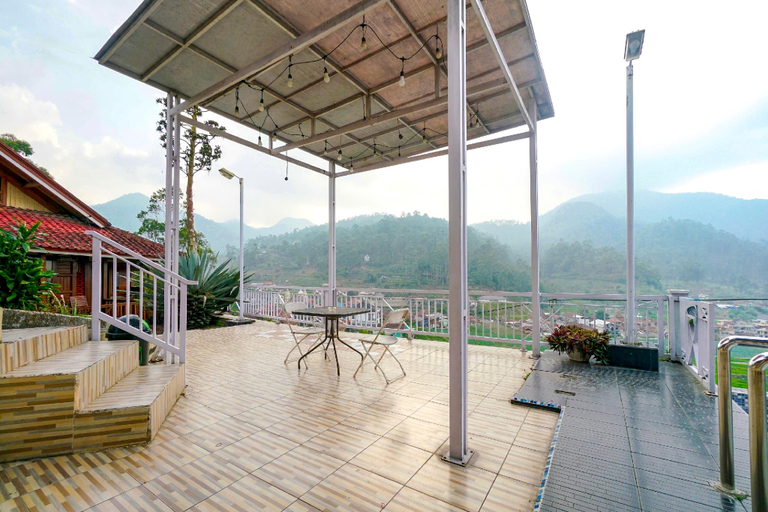 Public Area 3, RedDoorz near Kawah Putih Ciwidey, Bandung