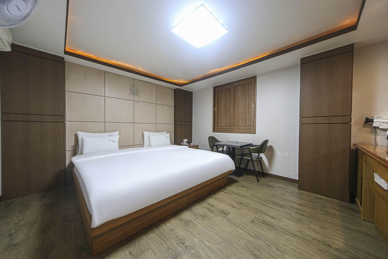 Bedroom 4, Gyeongju Chelsea Mini Hotel, Gyeongju
