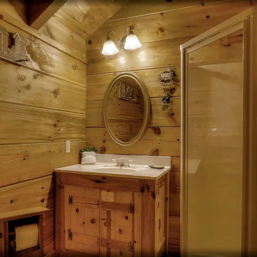 Others 5, Cozy Cabin Escape 7mins to Pigeon Forge Hot tub, Sevier