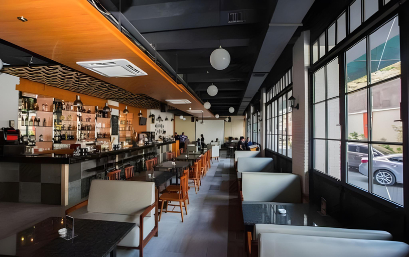 Food & Drinks 5, RedDoorz Plus @ Hertasning Area Makassar, Makassar