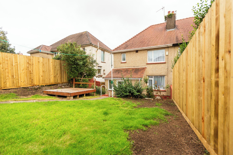 Others 3, Superior three bedroom house with sea view, Swansea