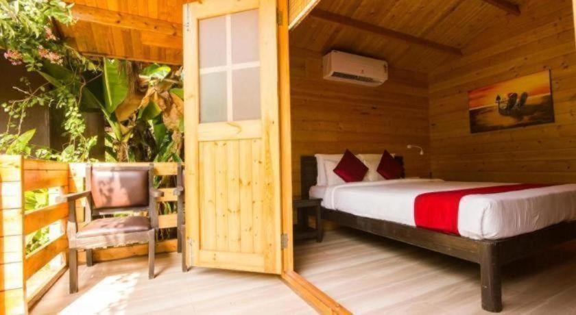 Bedroom 2, Majestic Beach Comforts - Beachfront, South Goa