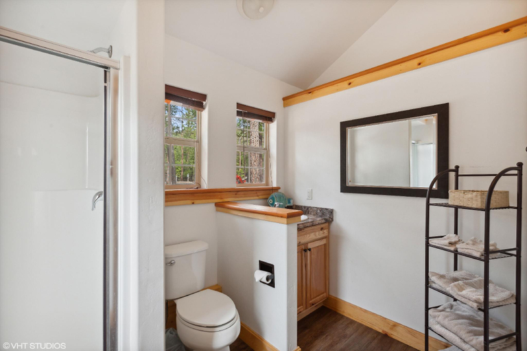 Others 4, Whispering Pines cabin rentals, Flathead