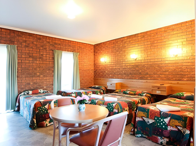 Food & Drinks, The Cottage Motor Inn Albury CBD, Albury