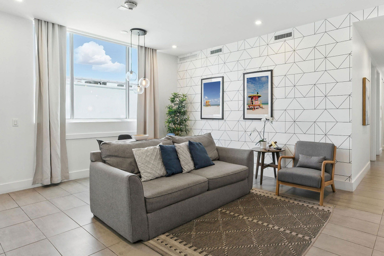 Others 2, Style and Comfort in South Beach 2B Apartment, Miami-Dade