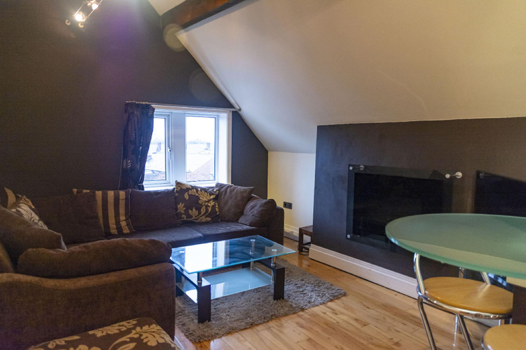 Others 5, Luxury Apt No 1 - Two Bed Apartment, Bury
