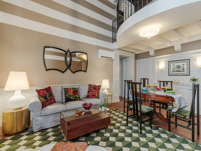 Others 5, Apartment in Lucca near Guinigi Tower, Lucca