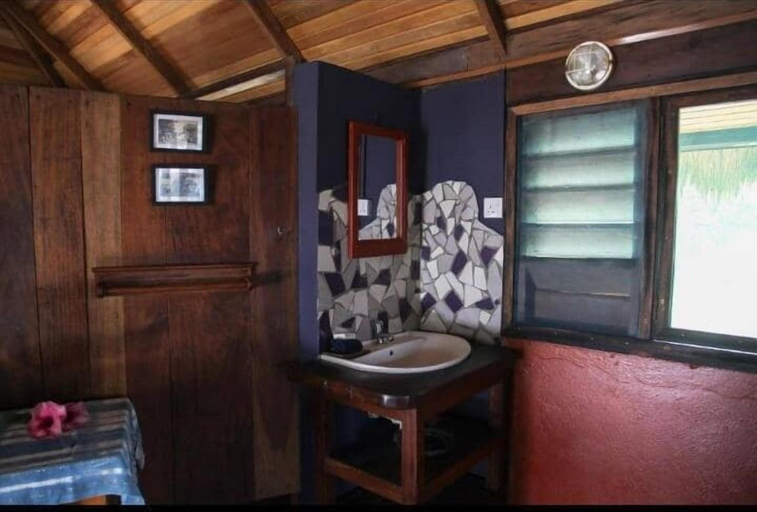 Others 4, FANTAS FOLLY BEACH LODGE, Ahanta West