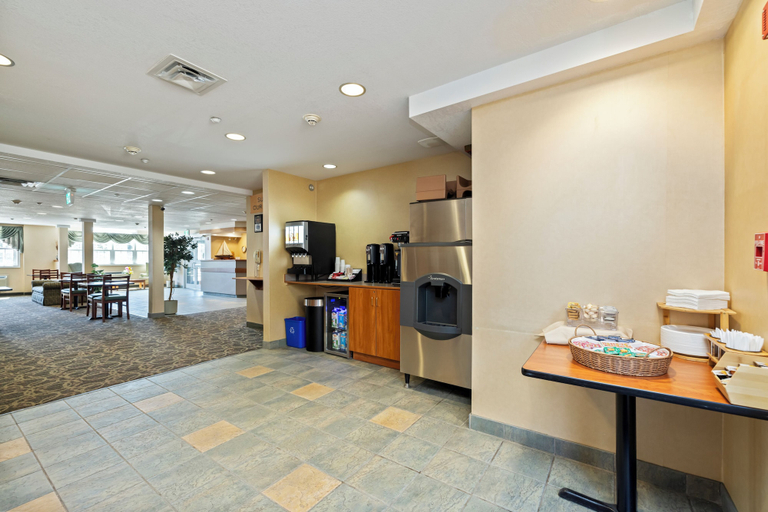 Food & Drinks 5, Parry Sound Inn & Suites, Parry Sound