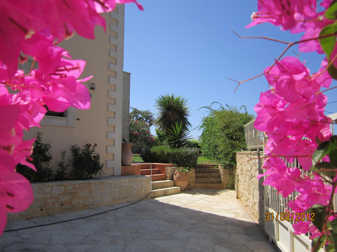 Others 2, Villa in Prines with White Mountains View, Crete
