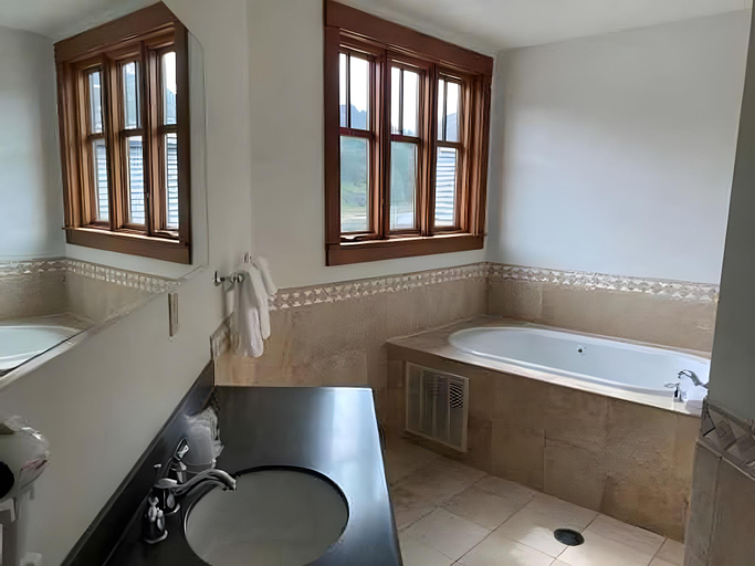 Bathroom, Inn at Whittier, Valdez-Cordova