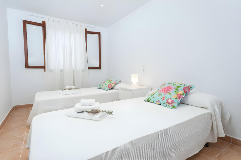 Bedroom 3, VORAMAR - Chalet with sea views in Sa Marina (Alcudia). Free WiFi, Baleares