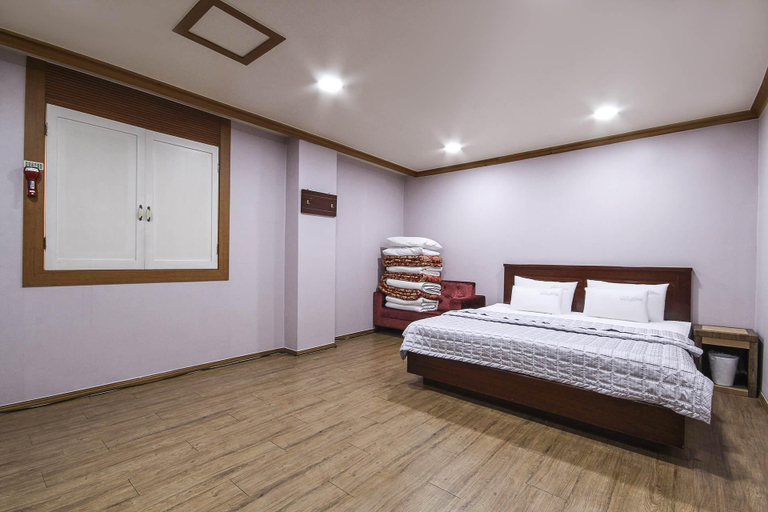 Bedroom 4, Busan Yeongdo Taejong Parktel, Yeongdo