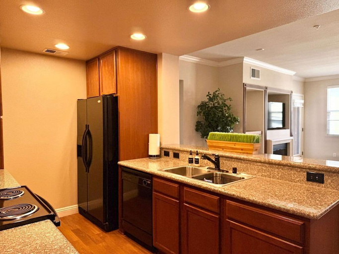 Others 5, Modern 1BR Reno Retreat · Outdoor Season & Views, Washoe