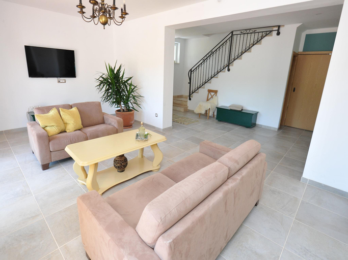 Others 5, Villa in Tijarica with Private Pool, Trilj