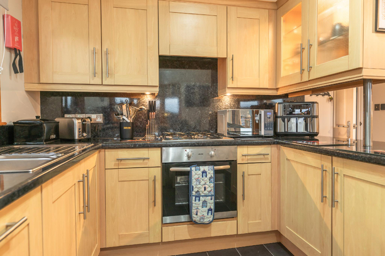 Others 2, 31 Ocean Terrace with Hot Tub Available to Hire, Devon