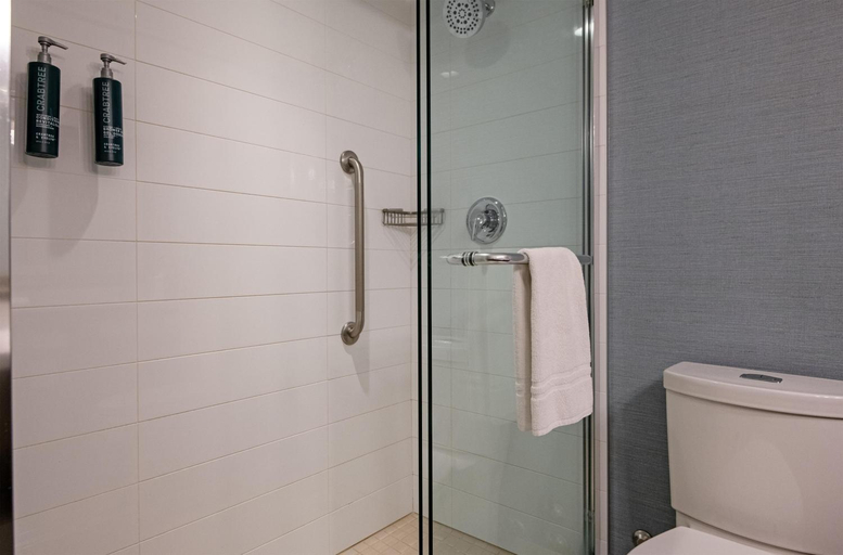 Bathroom 5, Doubletree by Hilton West Edmonton, Division No. 11