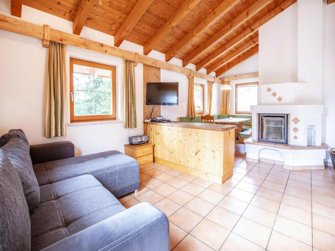 Others 4, Chalet in Zillertal near Ski Slopes, Zell am See
