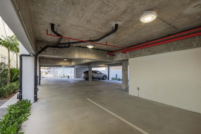 Others 5, Stylish 2BR Apt in South Beach Walk to Beach, Miami-Dade