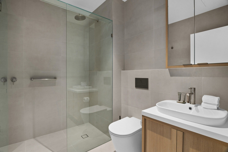 Others 5, Elevated 3-bed Residence At Fareham St Kilda, Melbourne
