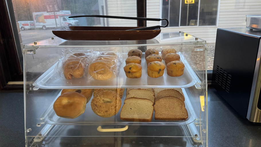 Food & Drinks 5, SureStay Hotel by Best Western Greenville, Bond