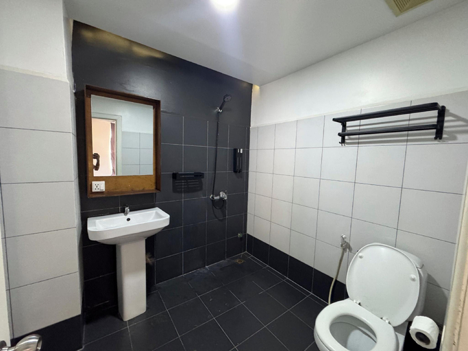 Bathroom 4, platinum haven gardens, Siem Reap