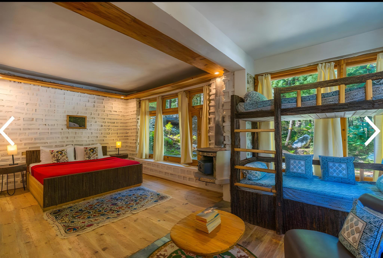 Bedroom 4, Jujurana Stays, Kullu